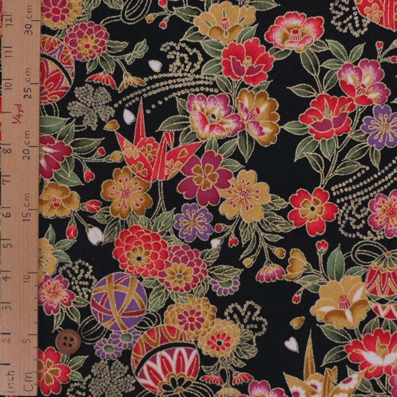 金箔一越ちりめん 折鶴と和花(黒) 10cm単位 切り売り