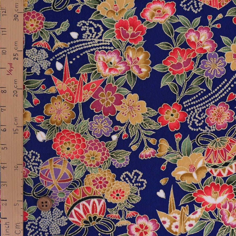 金箔一越ちりめん 折鶴と和花(紺青) 10cm単位 切り売り