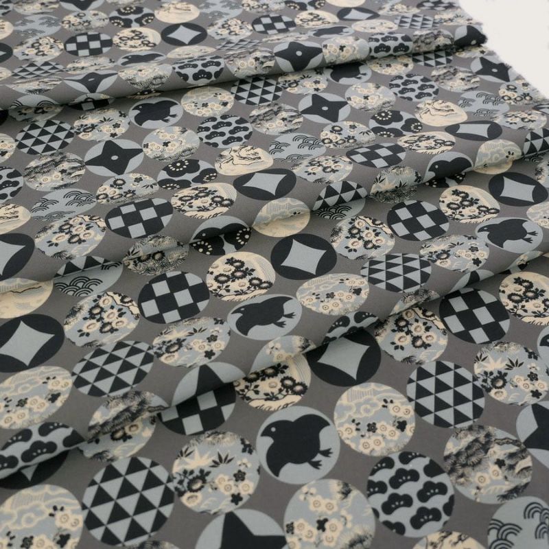 和柄コットン生地 円窓に吉祥模様(灰色) 10cm単位 切り売り