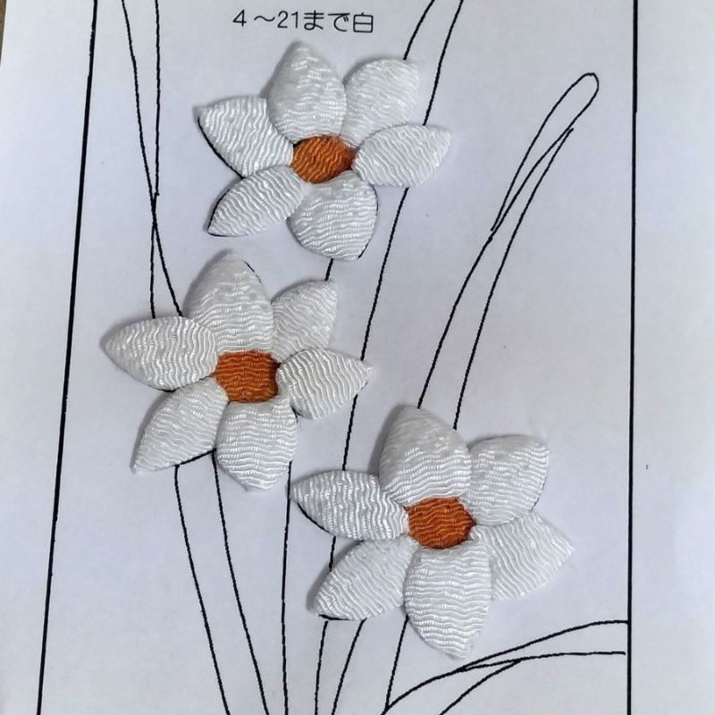 ちりめん手芸キット もてなしの花 1月 スイセン(水仙)