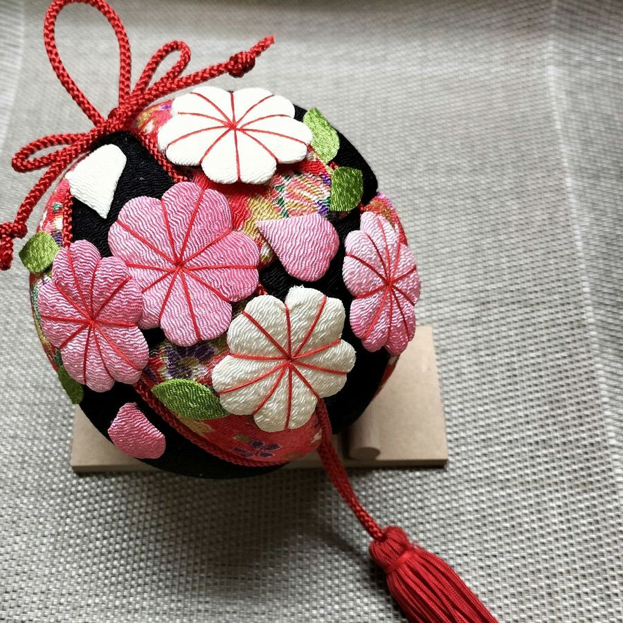 Muriel様専用 絹糸 小さな手まり ストラップ バッグチャーム つるし