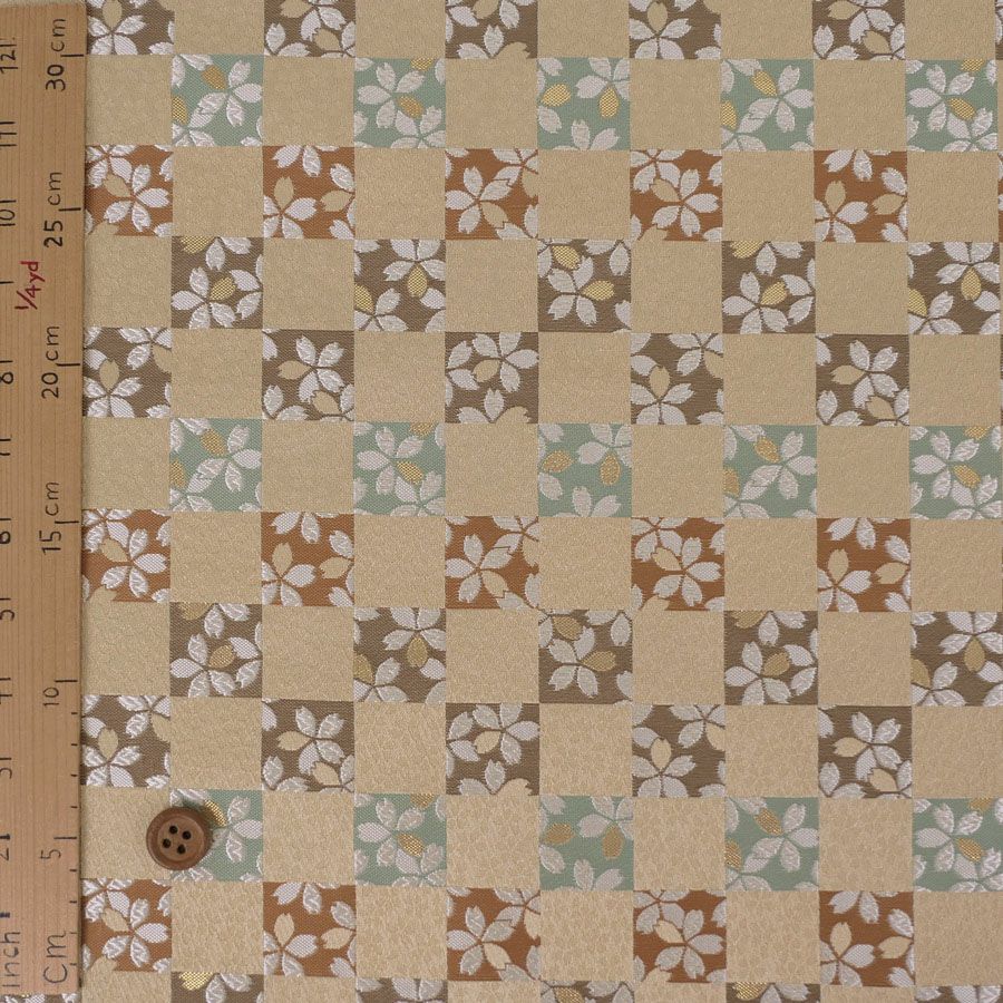 金襴生地(金らん) 市松にのぞく桜(ベージュ) 10cm単位 切り売り